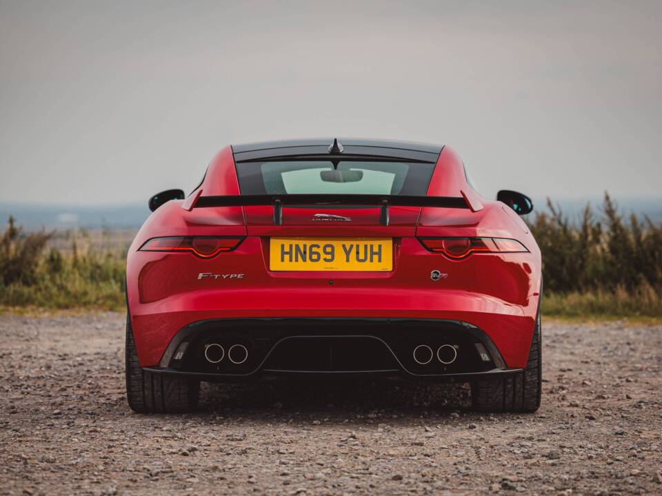 Image 5/8 de Jaguar F-Type SVR (2019)