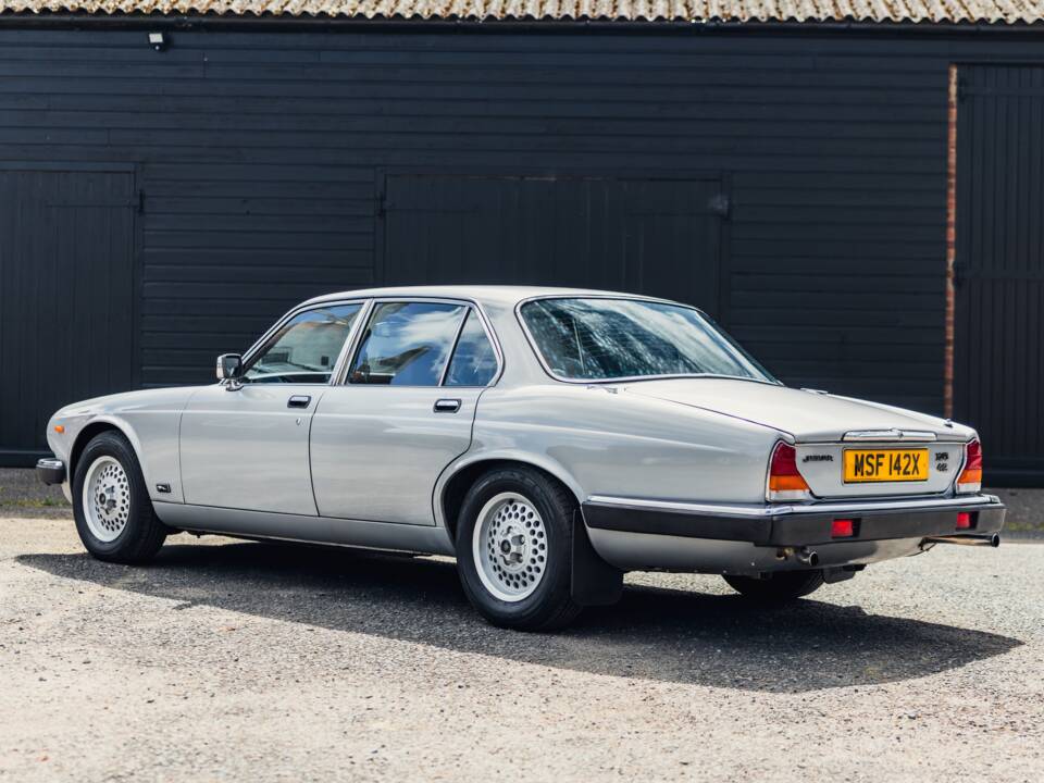Imagen 3/50 de Jaguar XJ 6 4.2 (1982)