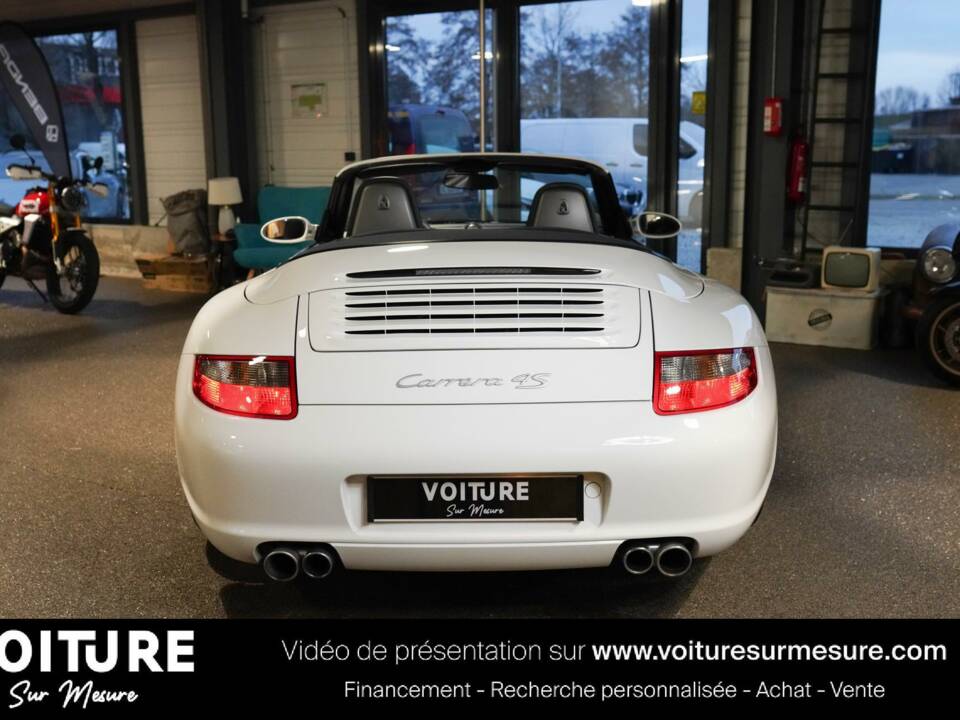 Image 15/29 of Porsche 911 Carrera 4S (2006)