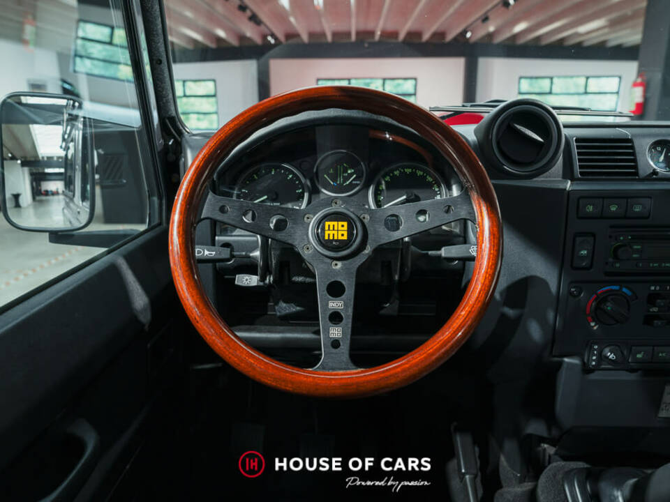 Image 17/25 of Land Rover Defender 90 (2013)