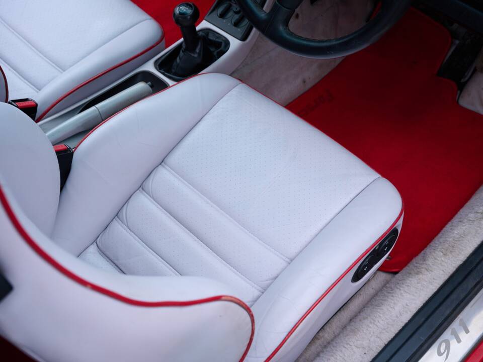 Afbeelding 18/50 van Porsche 911 Carrera 4 (1992)