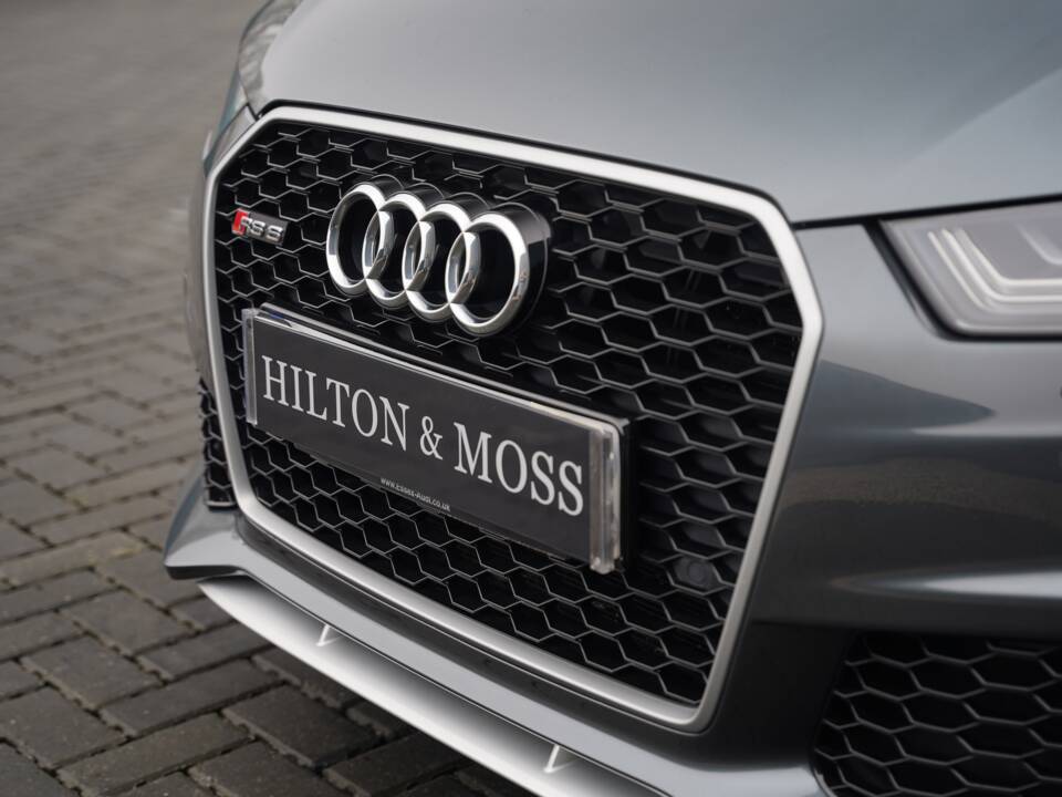 Immagine 26/50 di Audi RS6 Avant (2015)