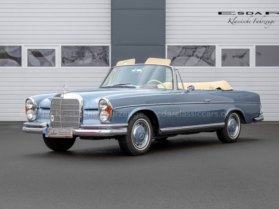 Image 1/40 of Mercedes-Benz 220 SE b (1964)