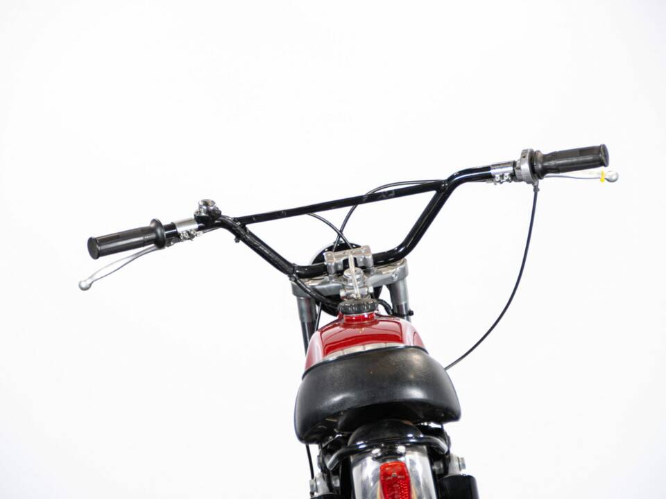 Immagine 9/49 di Aprilia Scarabeo 50 (1972)