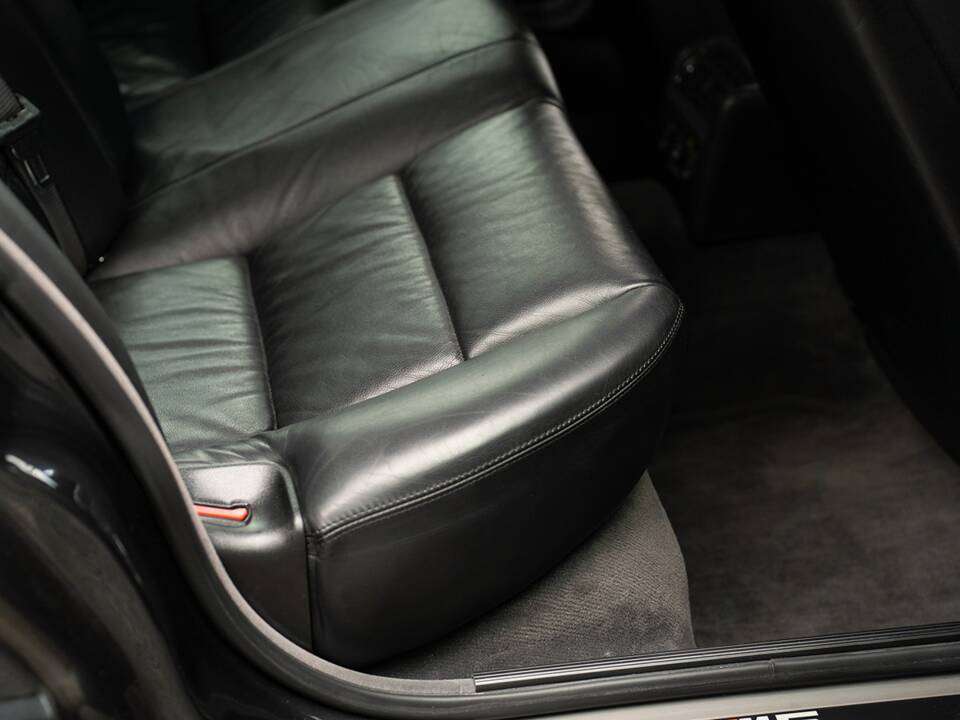 Bild 27/45 von BMW M5 (1992)