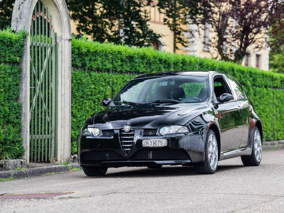 Image 5/36 of Alfa Romeo 147 3.2 GTA (2003)