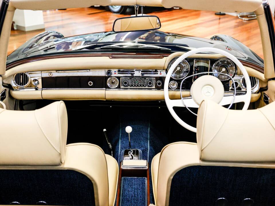 Image 4/31 de Mercedes-Benz 280 SL (1968)