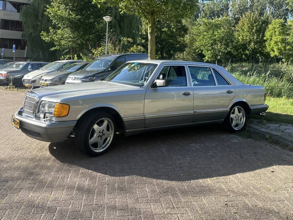 Bild 5/8 von Mercedes-Benz 560 SEL (1986)