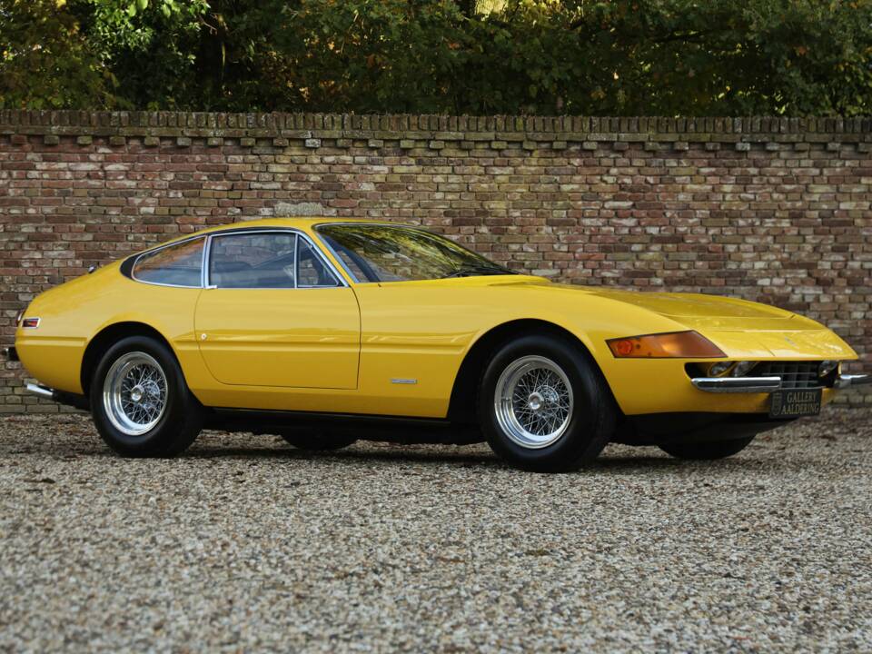 Image 48/50 of Ferrari 365 GTB/4 Daytona (1973)