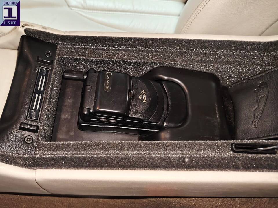 Bild 50/65 von Jaguar XKR (1998)