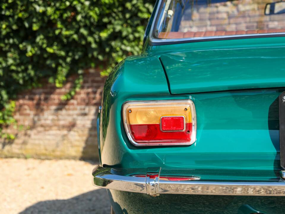 Bild 31/50 von Alfa Romeo Giulia 1300 GT Junior (1972)