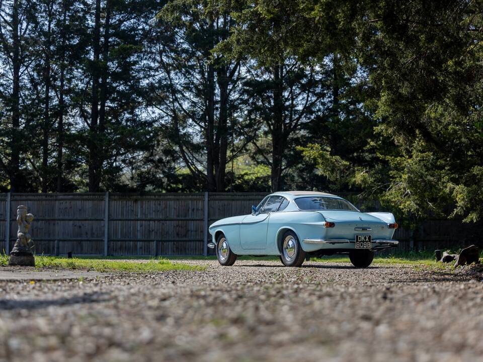 Image 23/50 of Volvo 1800 S (1964)