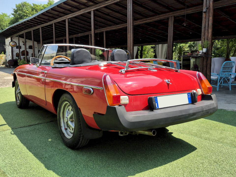 Image 13/40 of MG MGB (1979)