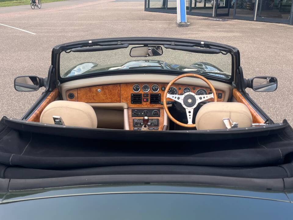Bild 26/41 von MG RV8 (1994)