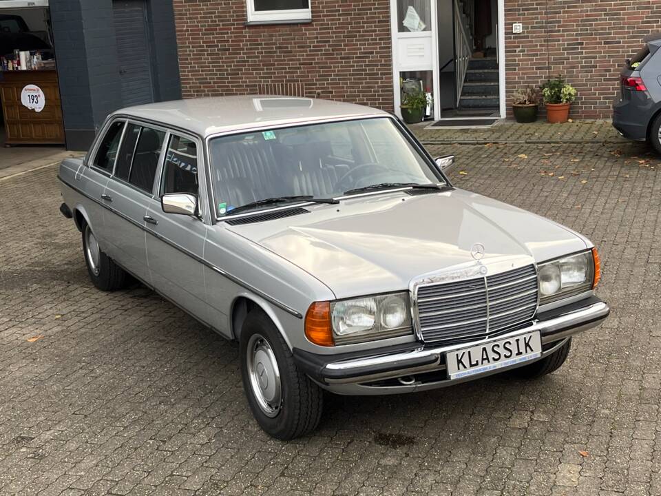 Bild 7/51 von Mercedes-Benz 300 D lang (1985)