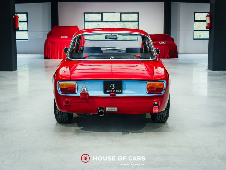 Immagine 8/25 di Alfa Romeo Giulia 1600 GT Junior (1974)