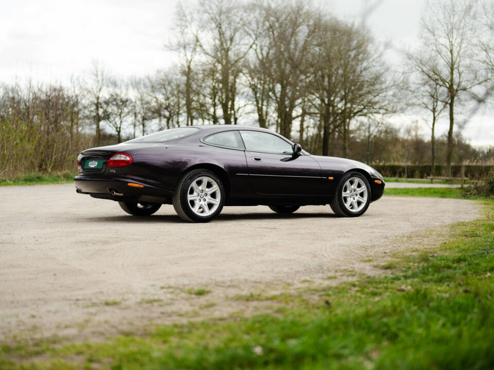 Imagen 6/36 de Jaguar XK8 4.0 (1999)