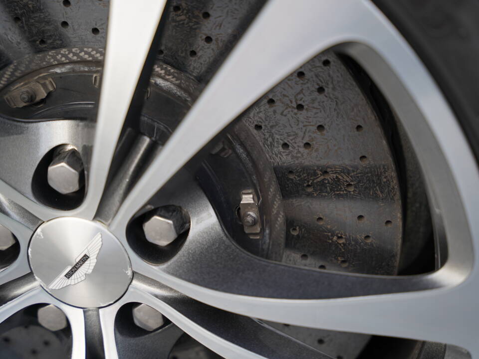 Imagen 37/50 de Aston Martin V12 Vantage (2012)
