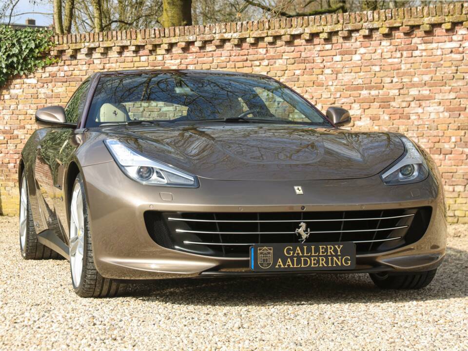 Immagine 39/50 di Ferrari GTC4Lusso (2018)