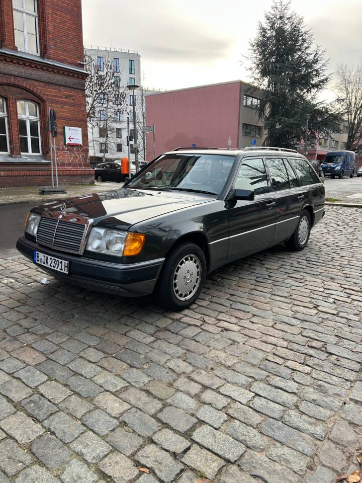 Image 1/21 of Mercedes-Benz 300 TE 4-Matic (1992)