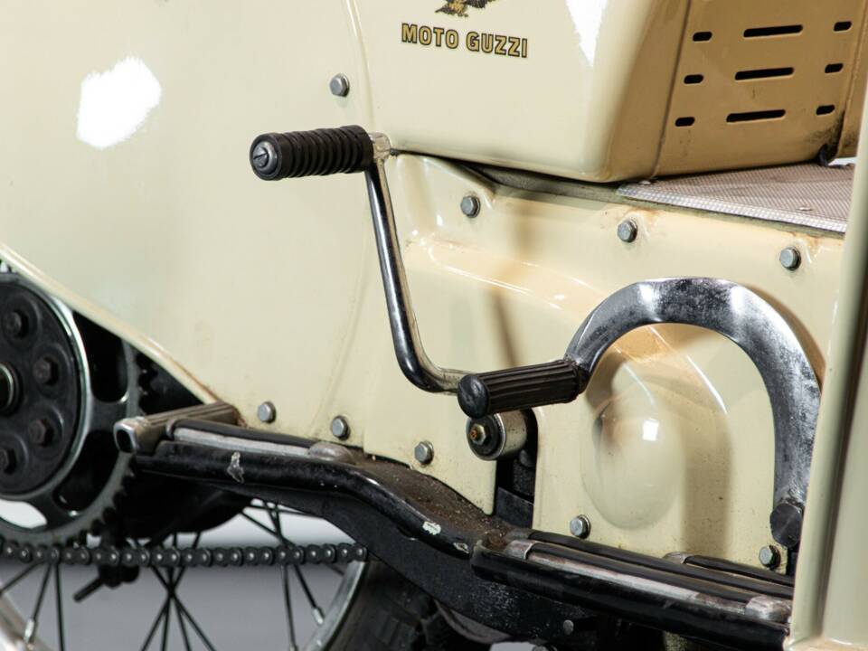 Image 13/50 of Moto Guzzi DUMMY (1951)