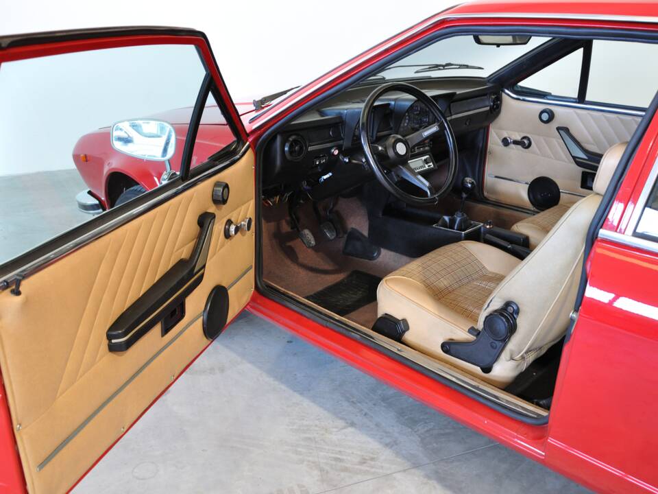 Bild 15/29 von Alfa Romeo Alfetta GT 1.6 (1978)