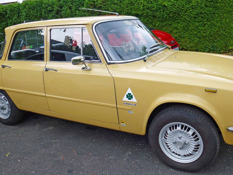 Image 4/13 de Alfa Romeo Giulia Nuova Super 1300 (1975)