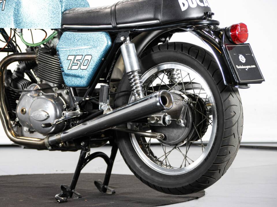 Image 12/50 of Ducati 750 GT (1972)