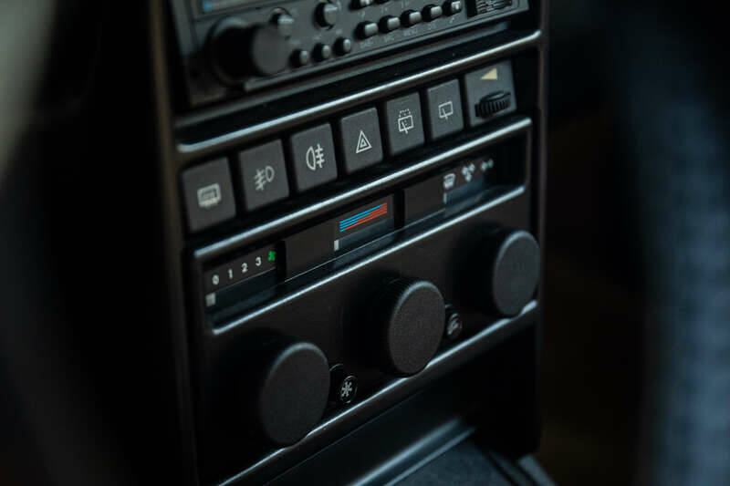 Image 29/50 of Lancia Delta HF Integrale Evoluzione II (1993)