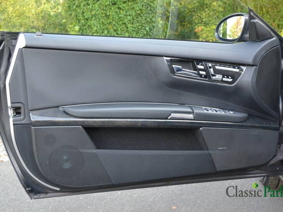 Immagine 16/50 di Mercedes-Benz CL 63 AMG (2007)