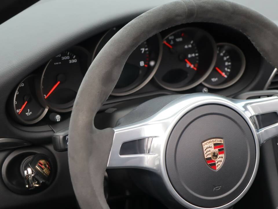 Bild 40/50 von Porsche 911 Carrera 4 GTS (2011)