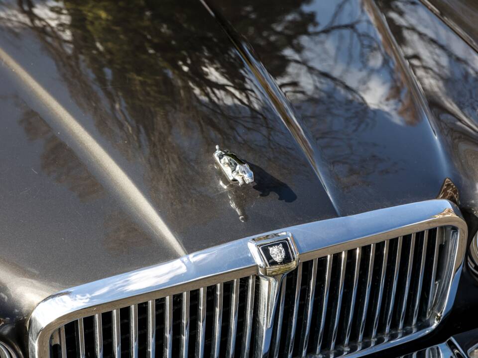 Bild 21/48 von Jaguar XJ 6 4.2 (1985)