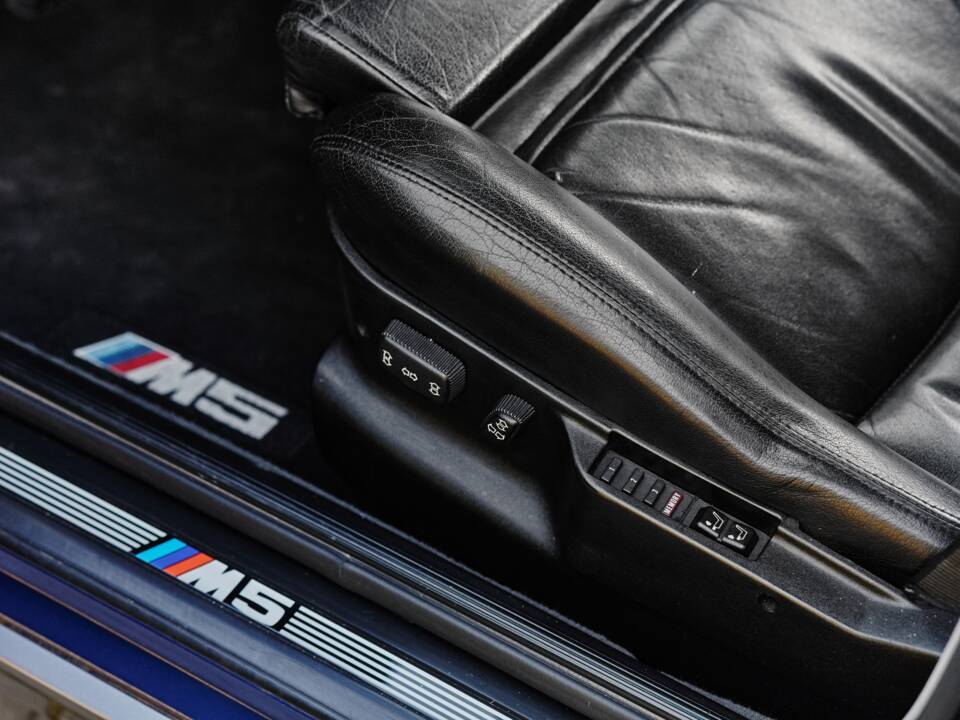 Bild 11/18 von BMW M5 (1992)