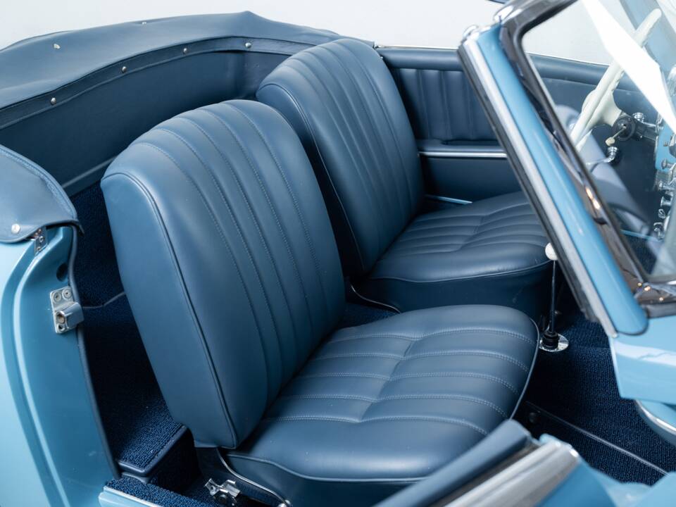 Image 20/40 of Mercedes-Benz 190 SL (1962)