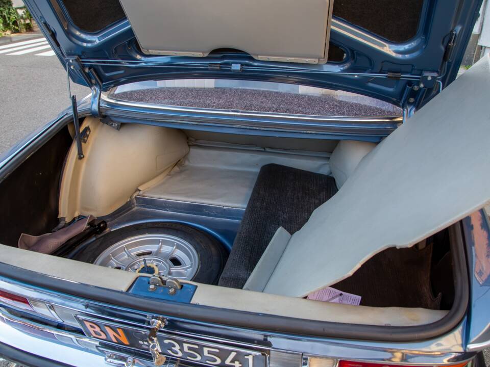 Image 42/56 of BMW 2800 CS (1969)