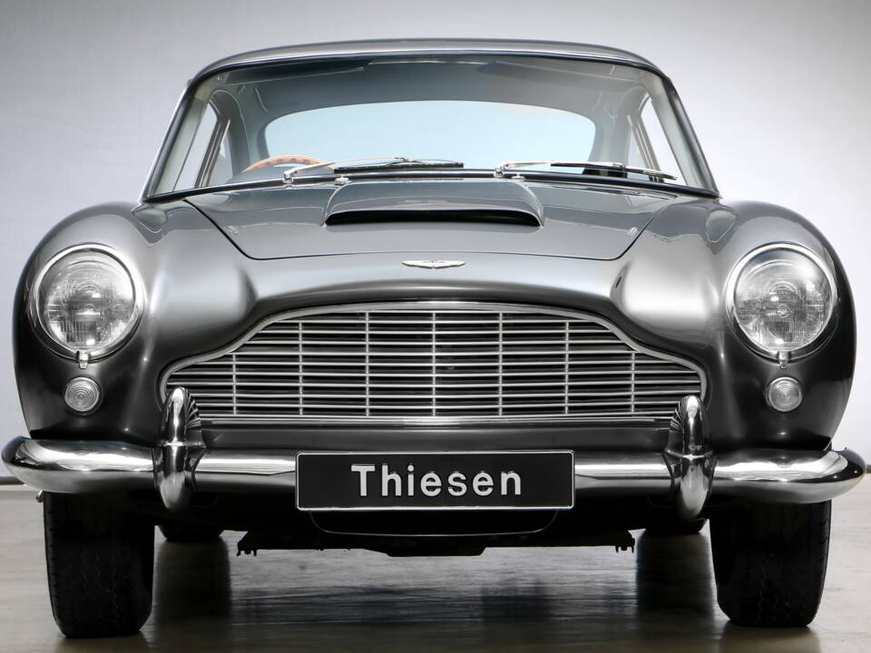 Imagen 2/18 de Aston Martin DB 4 Vantage (1963)