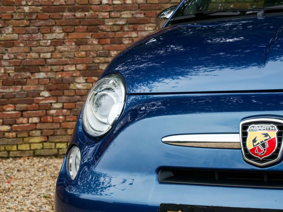 Image 25/50 of Abarth 595 Cabrio Italia (2011)