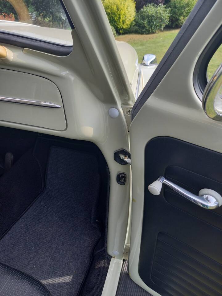 Image 40/137 of Volkswagen Beetle 1200 (1965)