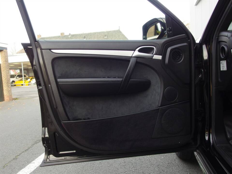 Immagine 30/99 di Porsche Cayenne GTS (2008)