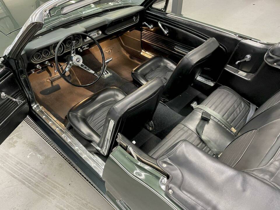 Image 19/36 of Ford Mustang GT (1966)