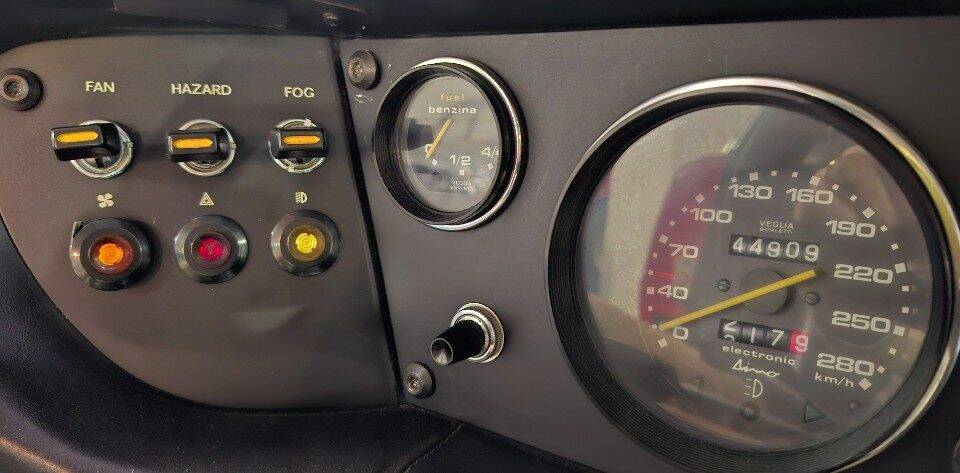 Image 16/45 of Ferrari Dino 208 GT4 (1976)