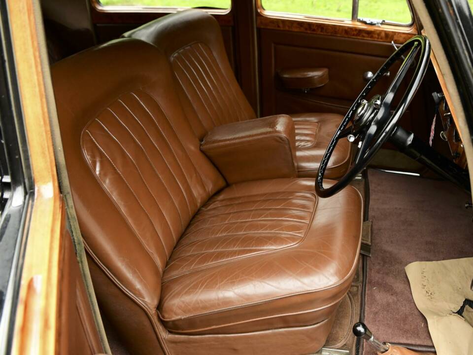 Image 33/50 of Bentley Mark VI (1950)