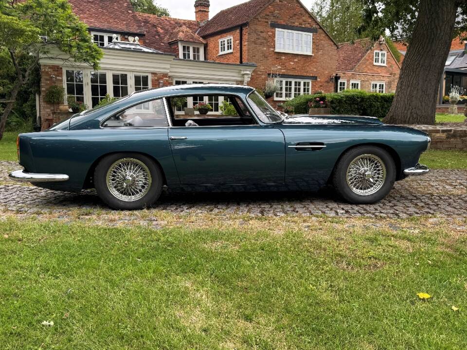 Image 13/30 de Aston Martin DB 4 (1959)