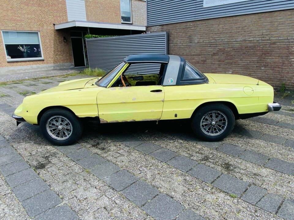 Image 5/40 of Alfa Romeo Spider Veloce 2000 (1976)