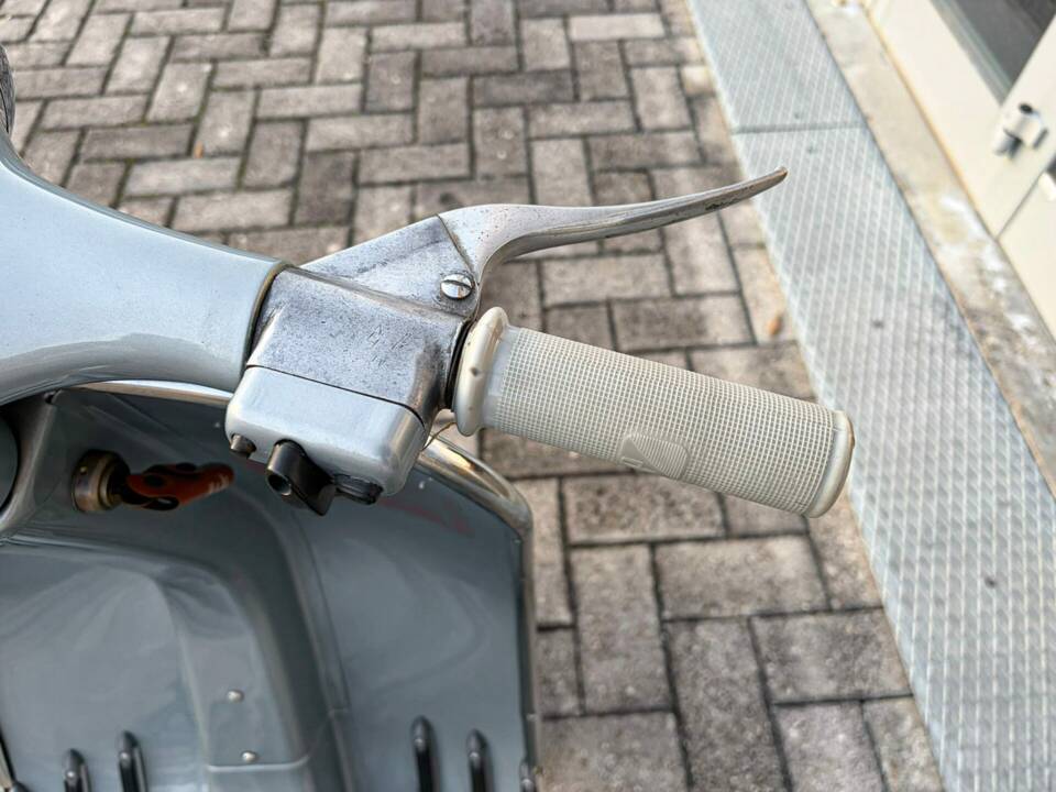 Image 13/24 of Piaggio Vespa 150 (1957)