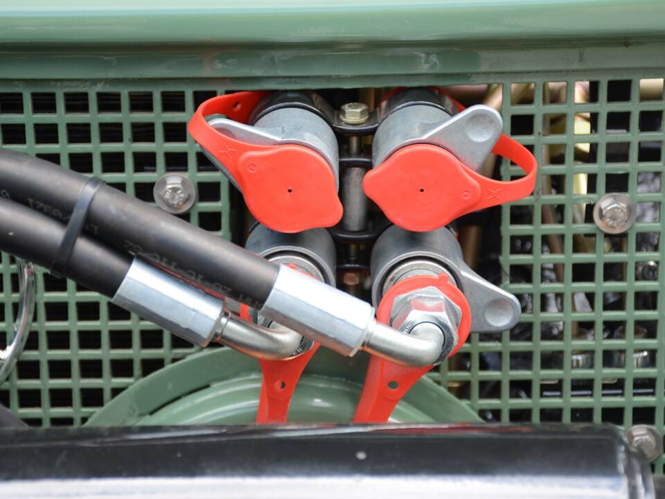 Image 32/71 of Mercedes-Benz Unimog U52 (1983)