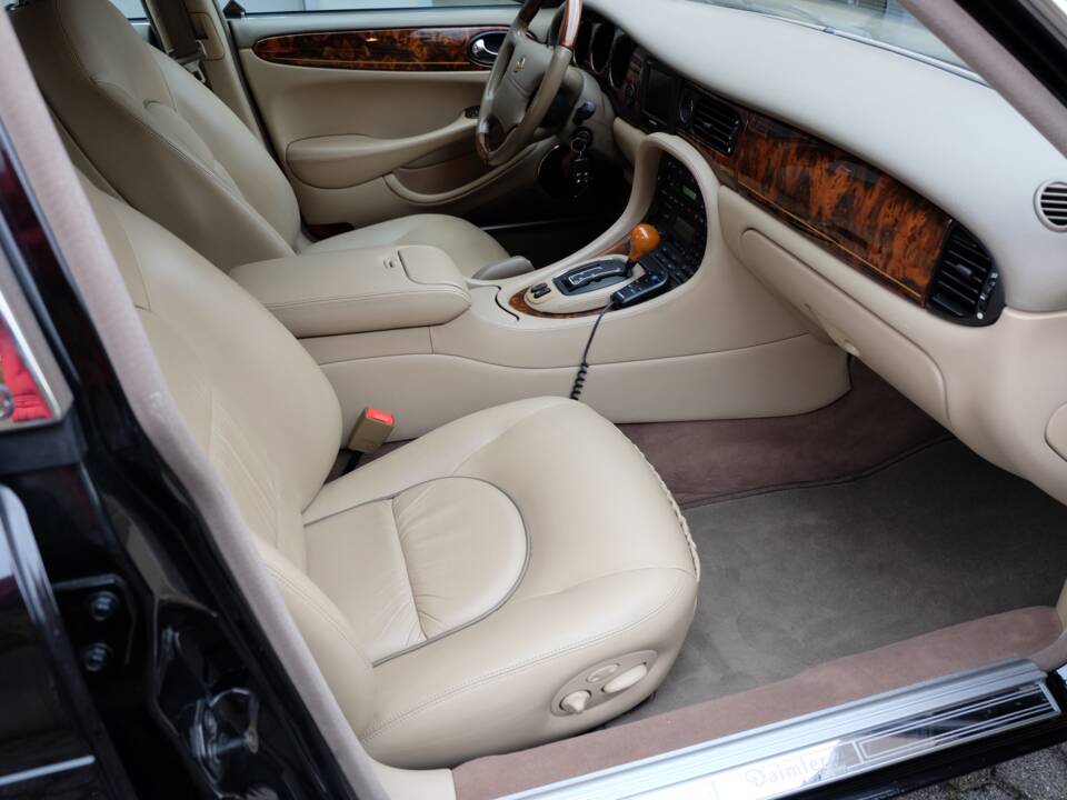 Image 23/60 de Daimler Super V8 (2000)