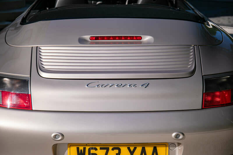 Imagen 21/27 de Porsche 911 Carrera 4 (2000)