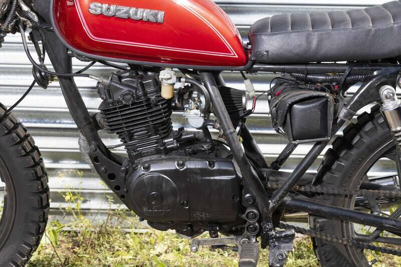 Image 4/18 of Suzuki DUMMY (1986)