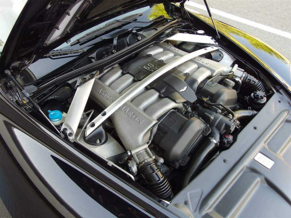 Bild 81/99 von Aston Martin DB 9 Volante (2006)